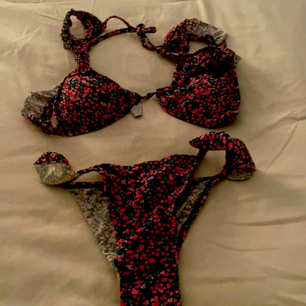 Brand new bikini from Shein. Super cute it’s too small on me. Size XS